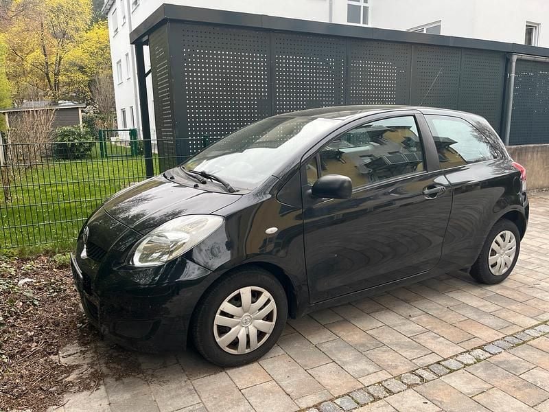 Gebraucht Toyota Yaris 70 PS (51 kW) 2009 Schwarz Kleinwagen