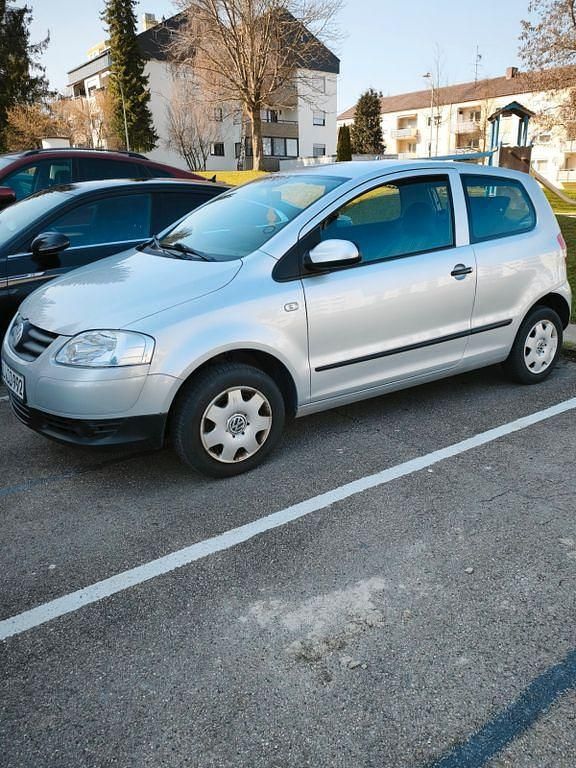 Gebraucht VW Fox 54 PS (39 kW) 2006 Silber Kleinwagen