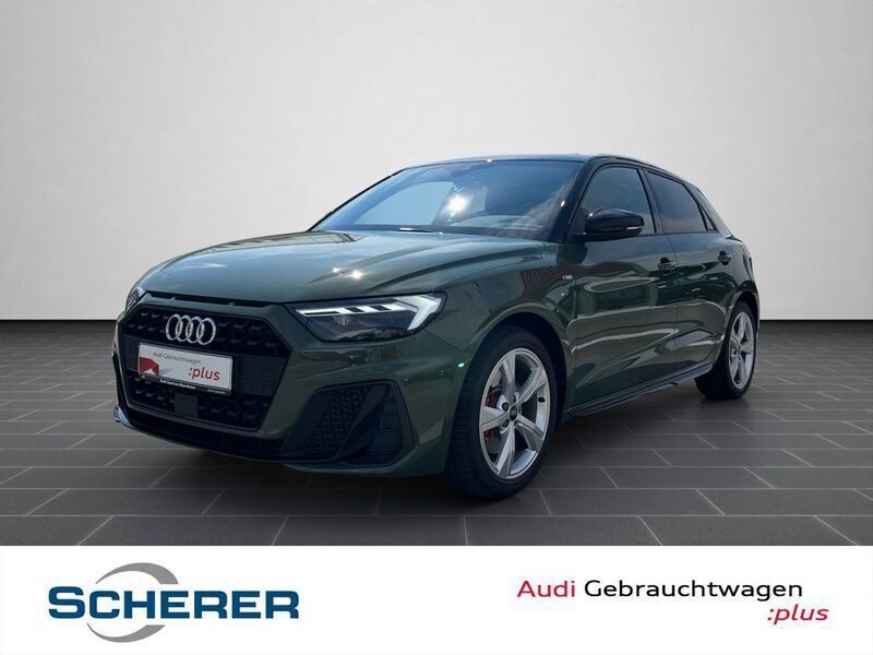 Distriktgrün metallic mythosschwarz metallic (metallic) Gebraucht 2024 Audi A1 Sportback Advanced Kleinwagen | 30.990 € (Teuer) - Bild 1/4