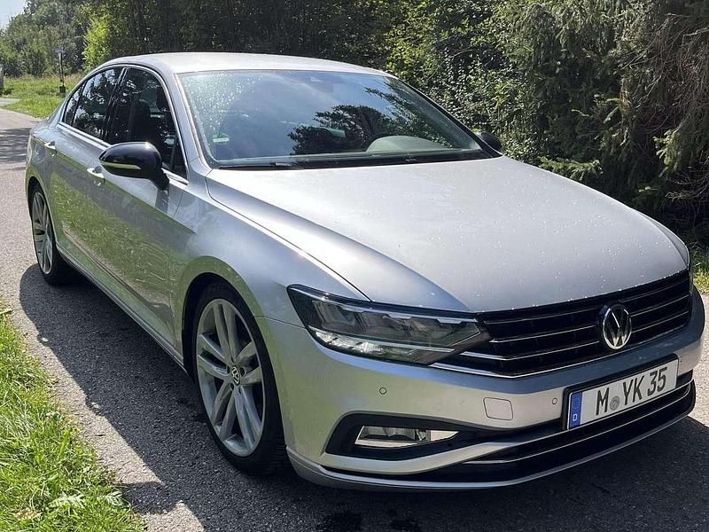 Silber Gebraucht 2020 VW Passat Limousine | 20.900 € (Superpreis) - Bild 1/4