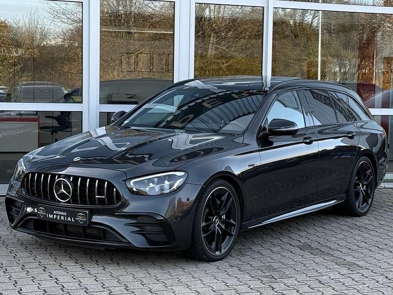 Grau Gebraucht 2021 Mercedes E53 AMG AMG Limousine | 52.800 € (Fairer Preis) - Bild 1/4