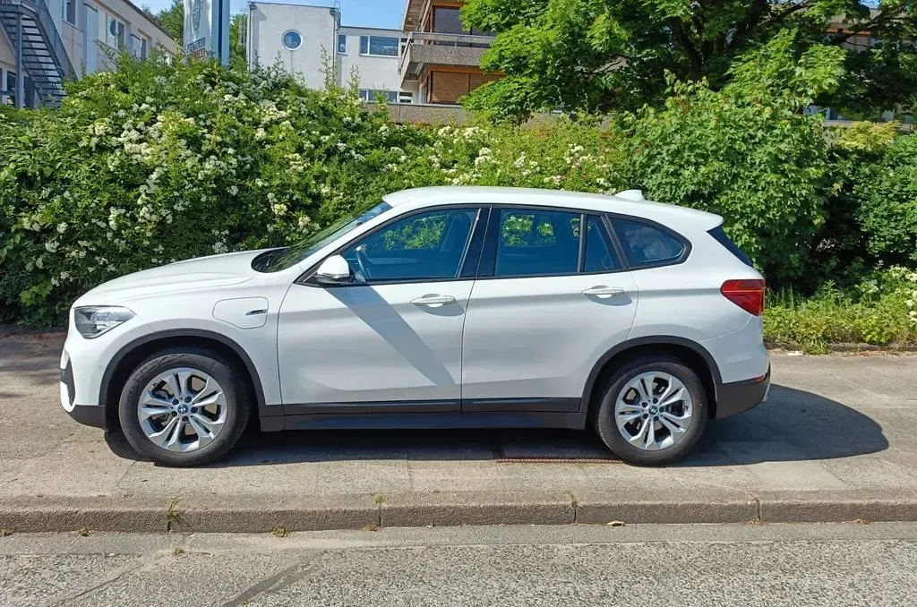 Gebraucht BMW X1 Sport Line 220 PS (161 kW) 2021 Weiß SUV