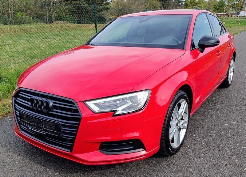 Rot Gebraucht 2017 Audi A3 Ambiente Limousine | 14.995 € (Guter Preis) - Bild 1/4