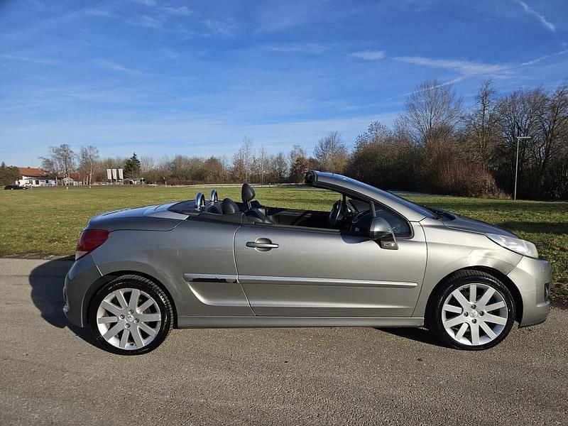 Gebraucht Peugeot 207 CC 120 PS (88 kW) 2013 Silber Cabrio