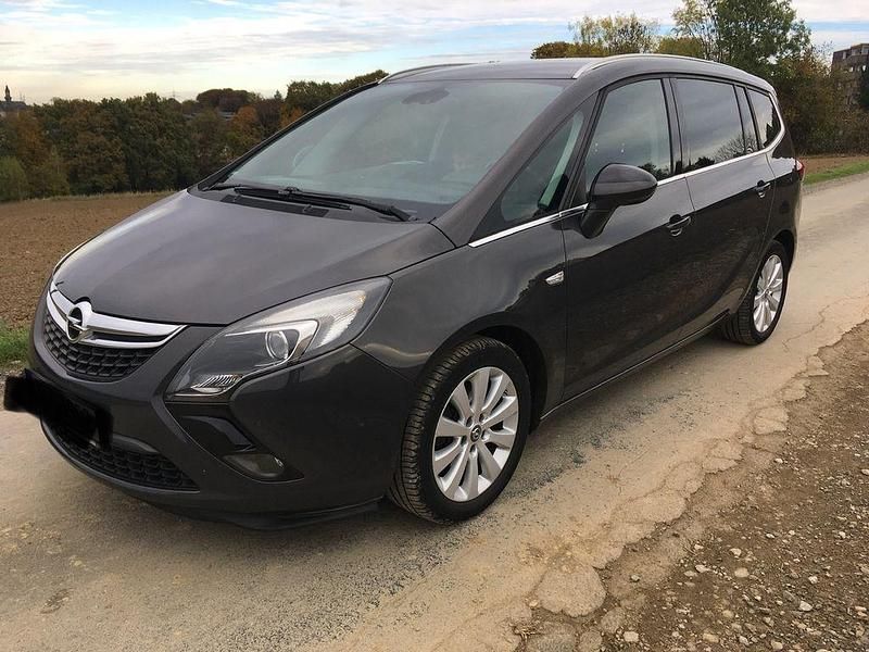 Schwarz Gebraucht 2015 Opel Zafira Tourer Van / Kleinbus | 4.950 € (Guter Preis) - Bild 1/4