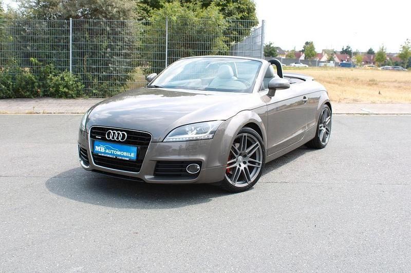 Grau Gebraucht 2012 Audi TT Roadster Ambiente Cabrio | 8.950 € (Guter Preis) - Bild 1/4