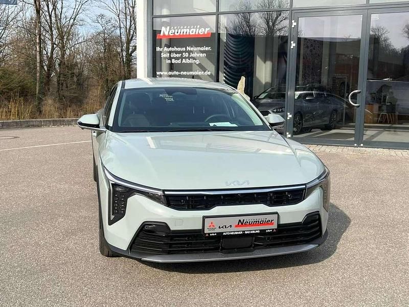 Neu Kia K4 150 PS (110 kW) 2026 Grün Limousine