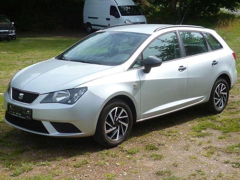 Silber Gebraucht 2016 Seat Ibiza Reference Limousine | 4.800 € (Superpreis) - Bild 1/4