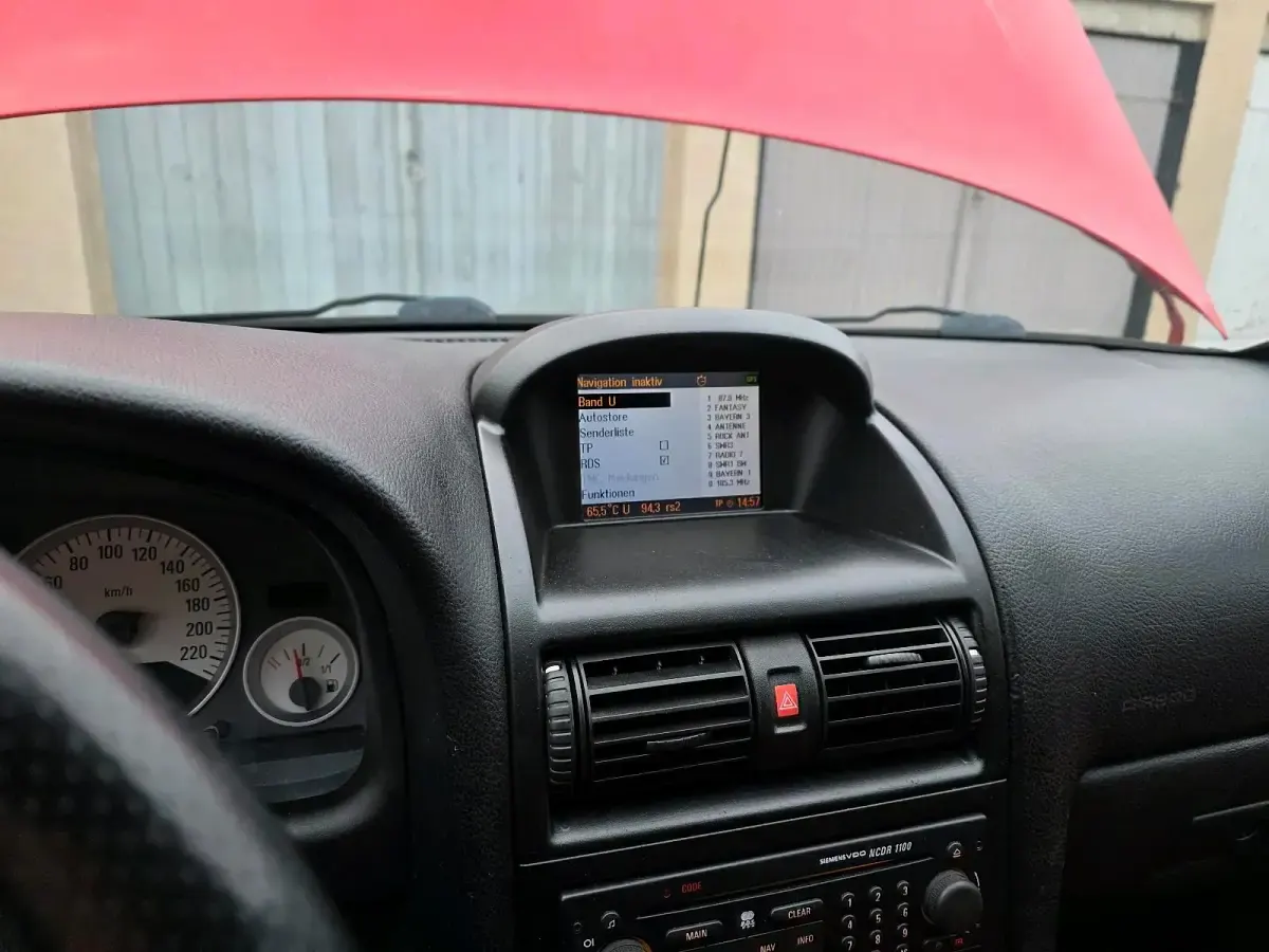 Gebraucht Opel Astra Cabriolet 125 PS (91 kW) 2003 Rot Cabrio