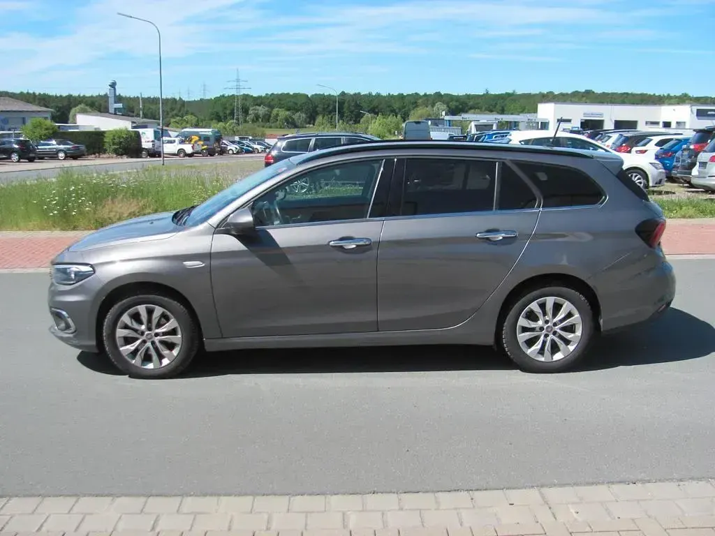 Gebraucht Fiat Tipo Business 120 PS (88 kW) 2019 Grau Limousine