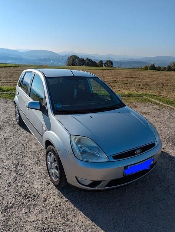 Grau Gebraucht 2005 Ford Fiesta Kleinwagen | 1.800 € (Fairer Preis) - Bild 1/4
