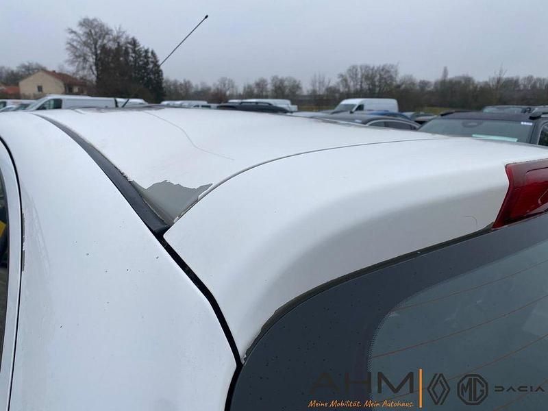 Gebraucht Nissan Micra Acenta 80 PS (58 kW) 2011 Weiß Limousine