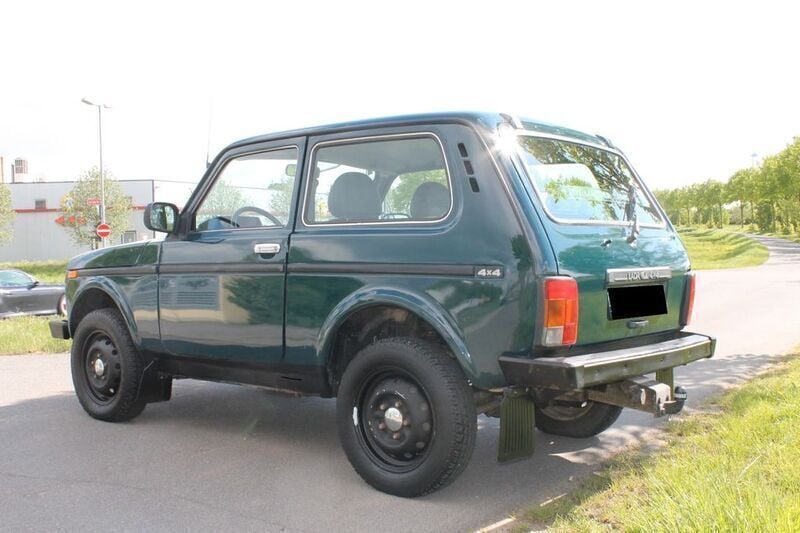 Gebraucht Lada niva 83 PS (61 kW) 2010 Grün SUV