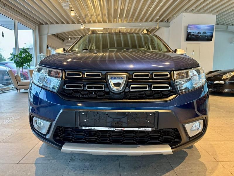 Gebraucht Dacia Sandero Stepway Ambiance 90 PS (66 kW) 2018 Blau Kleinwagen