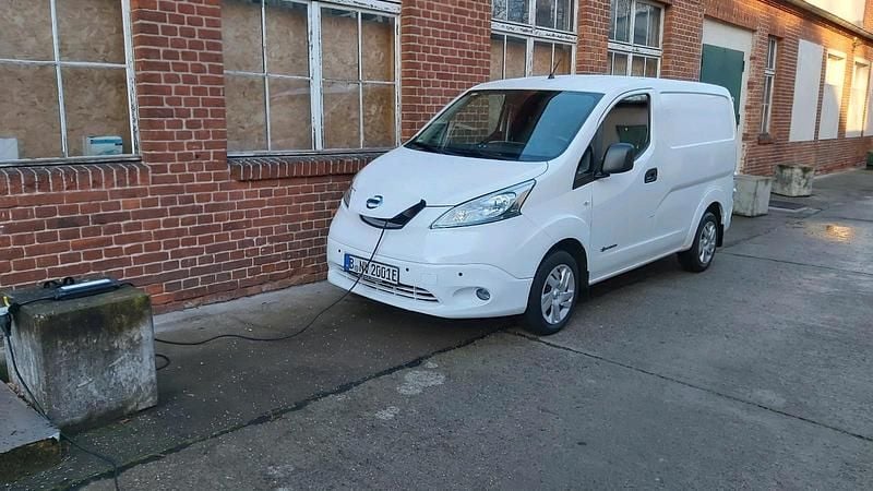 Gebraucht Nissan e-NV200 80 kW (109 PS) 2016 Weiß Van / Kleinbus