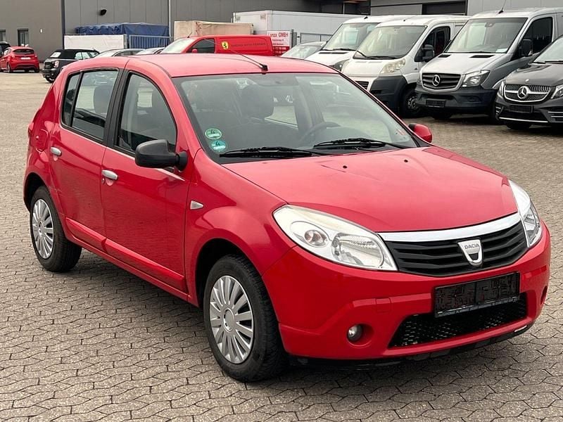 Rot Gebraucht 2009 Dacia Sandero Lauréate Limousine | 500 € (Superpreis) - Bild 1/4