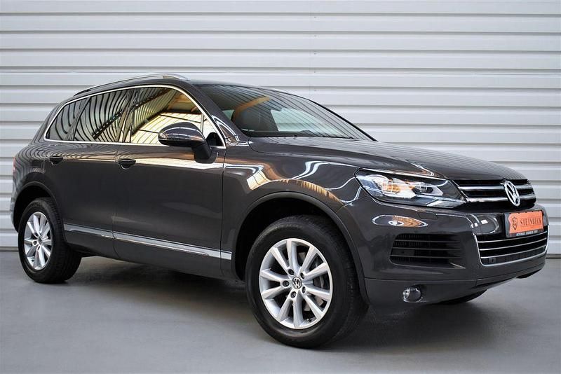 Grau Gebraucht 2012 VW Touareg SUV | 33.490 € - Bild 1/4