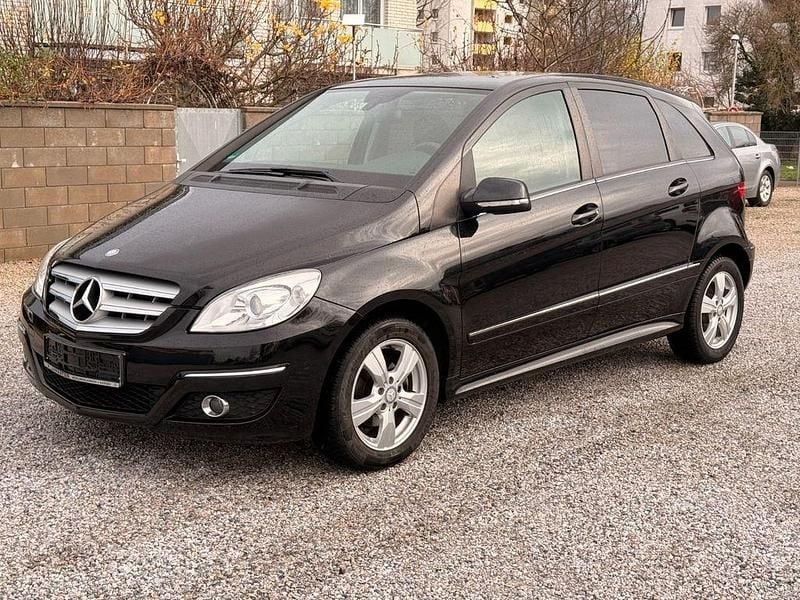 Schwarz Gebraucht 2011 Mercedes B160 Van / Kleinbus | 5.490 € (Guter Preis) - Bild 1/4