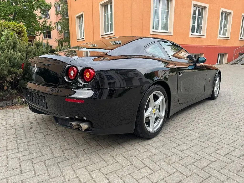 Second-hand Ferrari 612 540 CP (397 kW) 2005 Negru Coupe