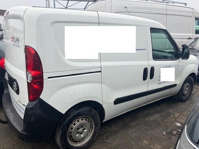 Second-hand Opel Combo 90 CP (66 kW) 2015 Alb Monovolum