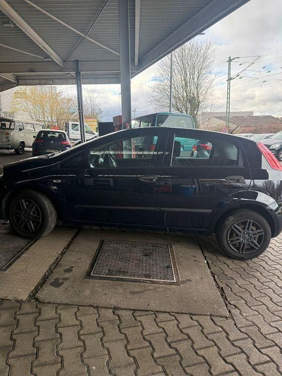 Gebraucht Fiat Punto 65 PS (47 kW) 2009 Schwarz Kleinwagen