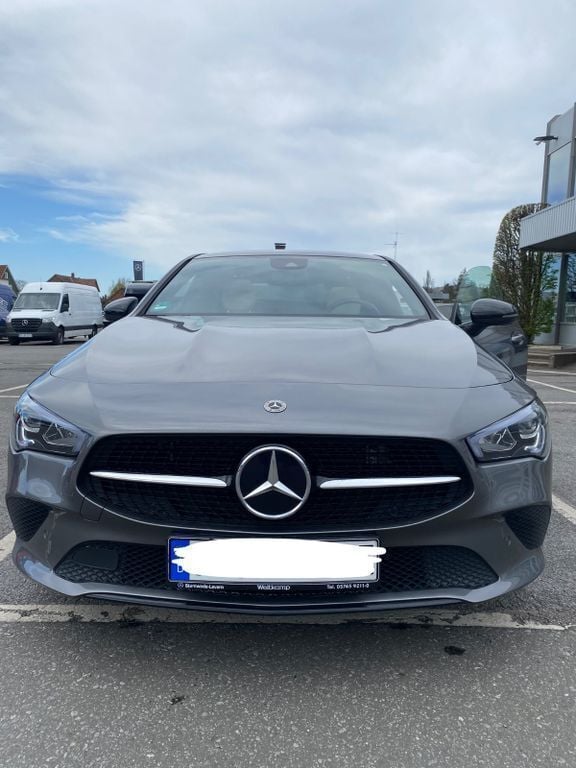 Grau Gebraucht 2022 Mercedes CLA250e Limousine | 28.500 € (Superpreis) - Bild 1/4