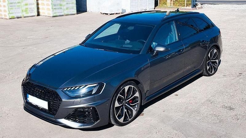 Grau Gebraucht 2021 Audi RS4 Sport Kombi | 65.000 € (Fairer Preis) - Bild 1/4