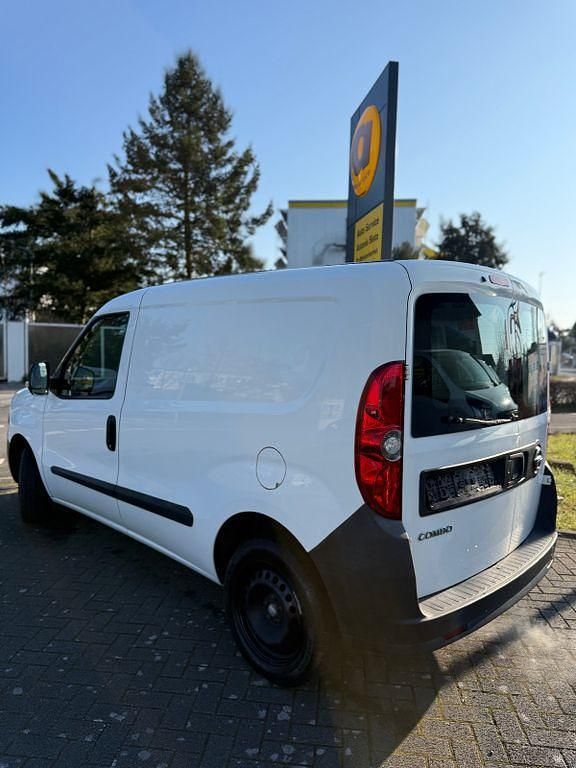 Second-hand Opel Combo 95 CP (69 kW) 2016 Alb Monovolum