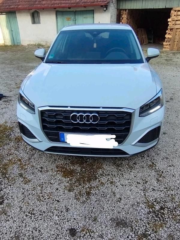 Weiß Gebraucht 2021 Audi Q2 Comfort SUV | 26.990 € (Fairer Preis) - Bild 1/4
