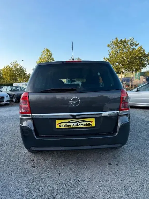 Gebraucht Opel Zafira Design Edition 125 PS (91 kW) 2011 Grau Van / Kleinbus