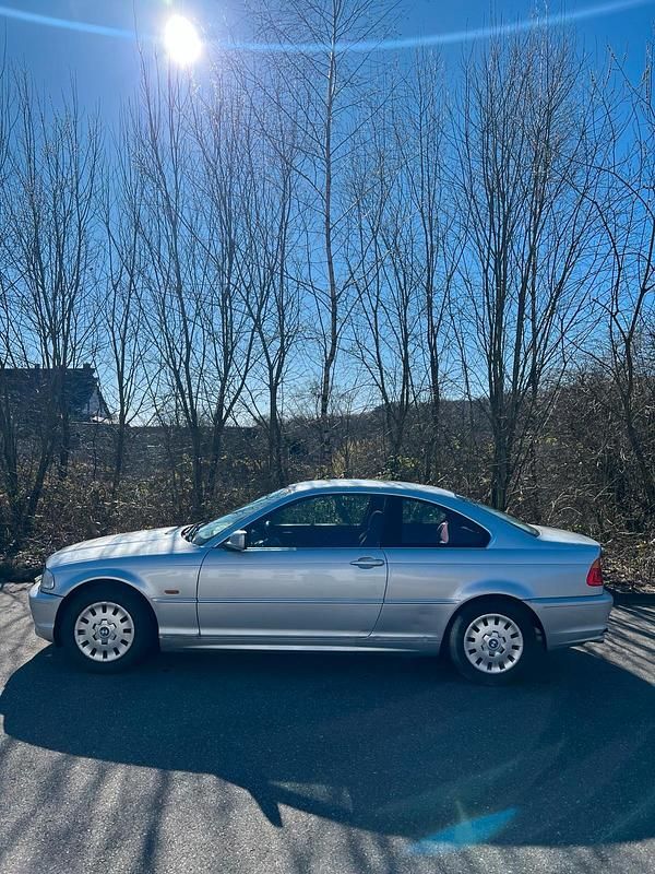 Gebraucht BMW 320 170 PS (125 kW) 2002 Silber Coupé