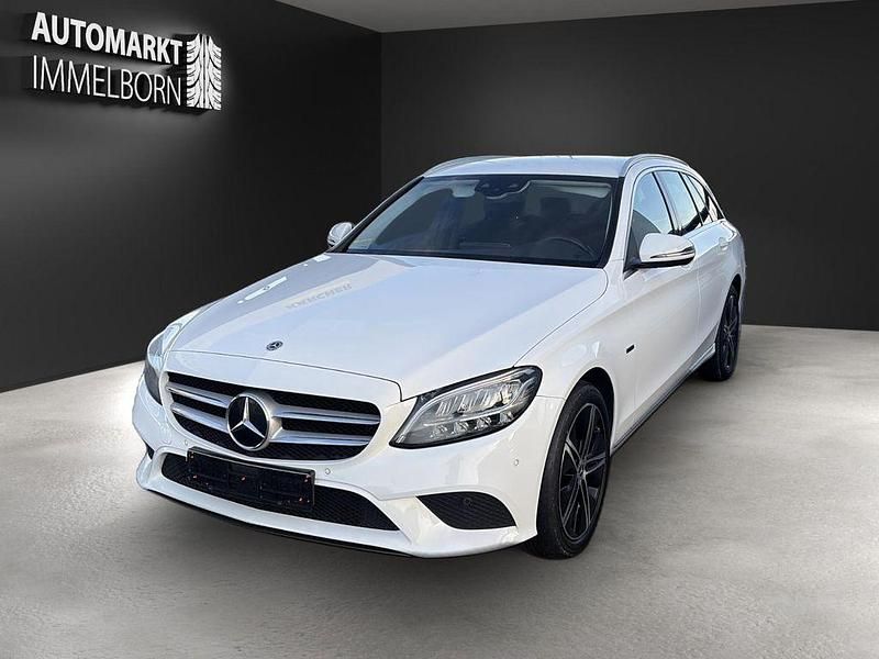 Gebraucht Mercedes C300e Avantgarde 306 PS (225 kW) 2020 Weiß Limousine