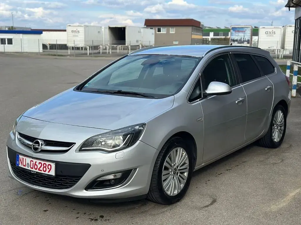Gebraucht Opel Astra Innovation 165 PS (121 kW) 2013 Kombi