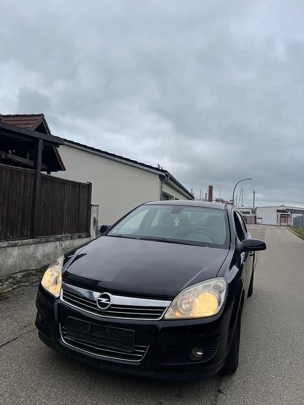 Schwarz Gebraucht 2009 Opel Astra Kleinwagen | 990 € (Superpreis) - Bild 1/4