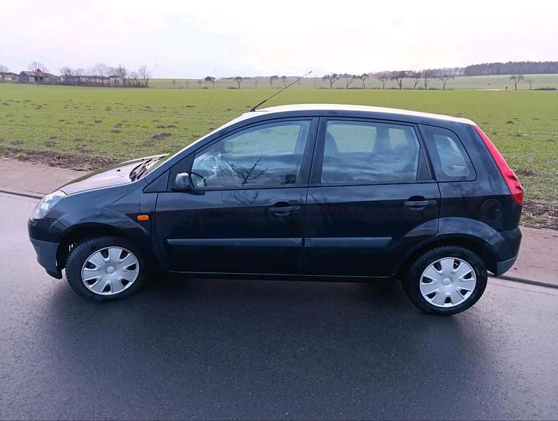 Gebraucht Ford Fiesta 80 PS (58 kW) 2005 Schwarz Kleinwagen