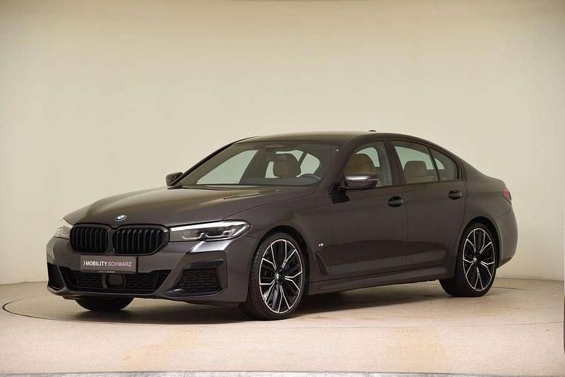 Sophistograu metallic Gebraucht 2023 BMW 530 M Sport Limousine | 49.960 € (Fairer Preis) - Bild 1/4