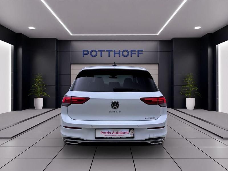 Gebraucht VW Golf VII Style 204 PS (150 kW) 2021 Pure white Kleinwagen