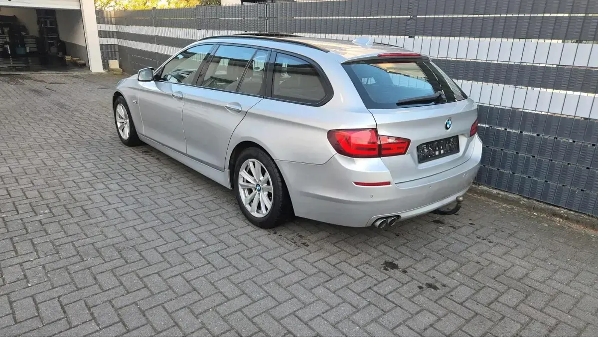 Gebraucht BMW 520 Shadowline 184 PS (135 kW) 2011 Silber Kombi