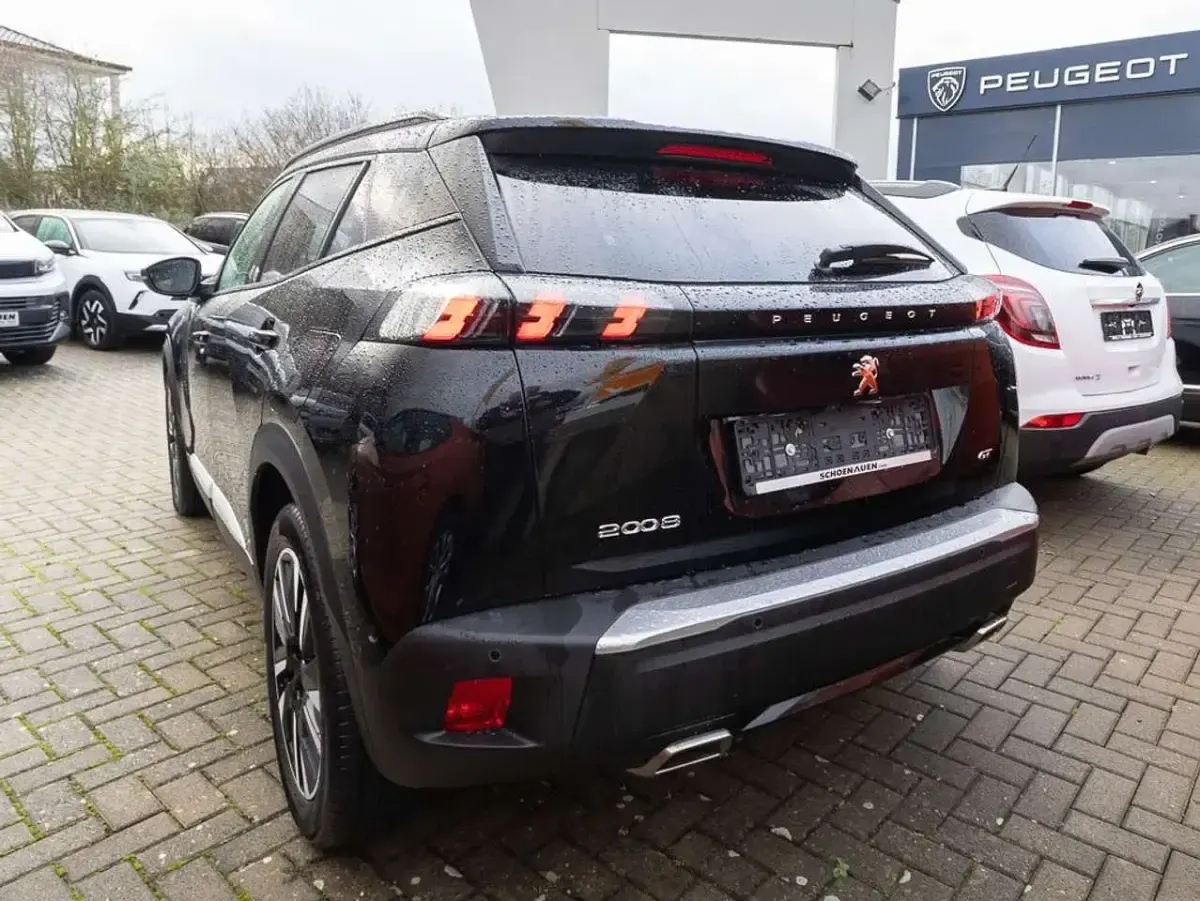 Gebraucht Peugeot 2008 GT 155 PS (114 kW) 2022 Schwarz SUV