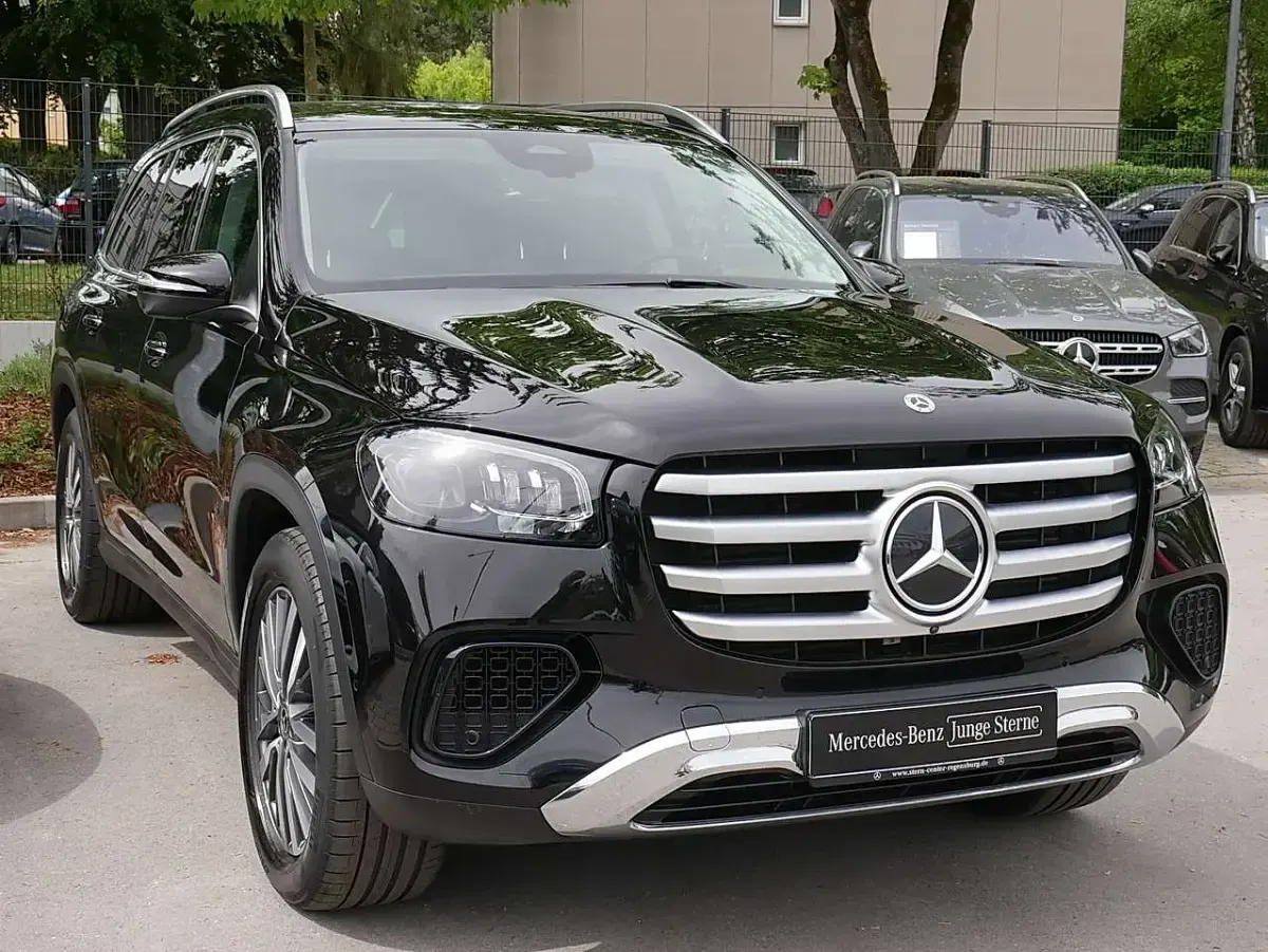 Gebraucht Mercedes GLS450 367 PS (269 kW) 2025 Metalliclack obsidianschwarz SUV
