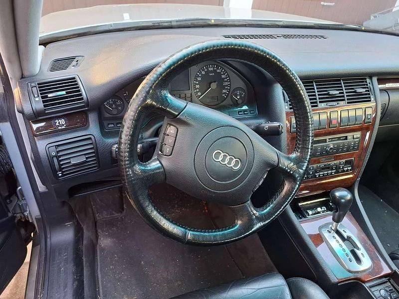 Gebraucht Audi A8 230 PS (169 kW) 1998 Silber Limousine