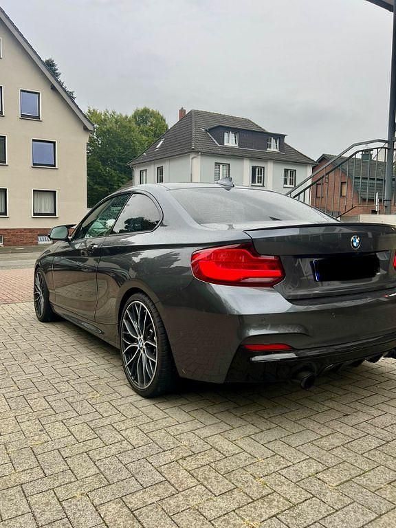 Grau Gebraucht 2017 BMW M240 M Sport Coupé | 21.500 € (Fairer Preis) - Bild 1/4