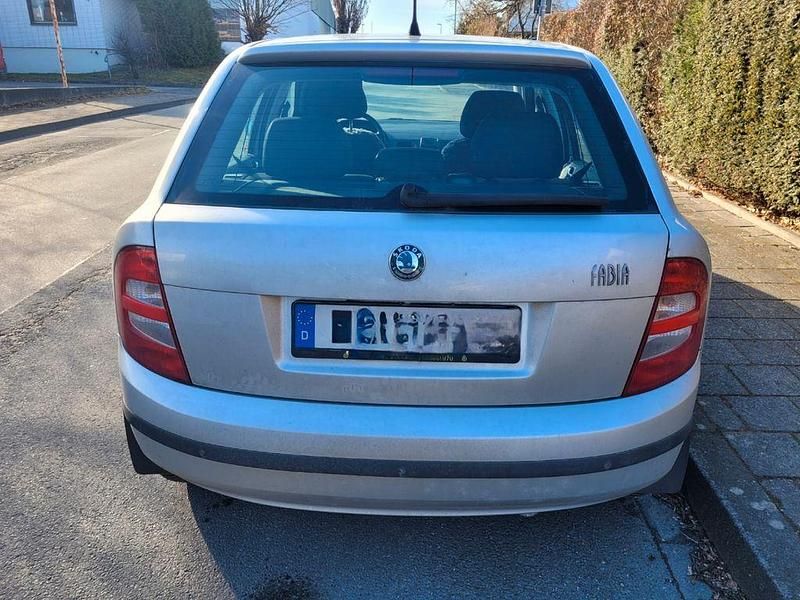 Gebraucht Skoda Fabia 101 PS (74 kW) 2003 Silber Limousine