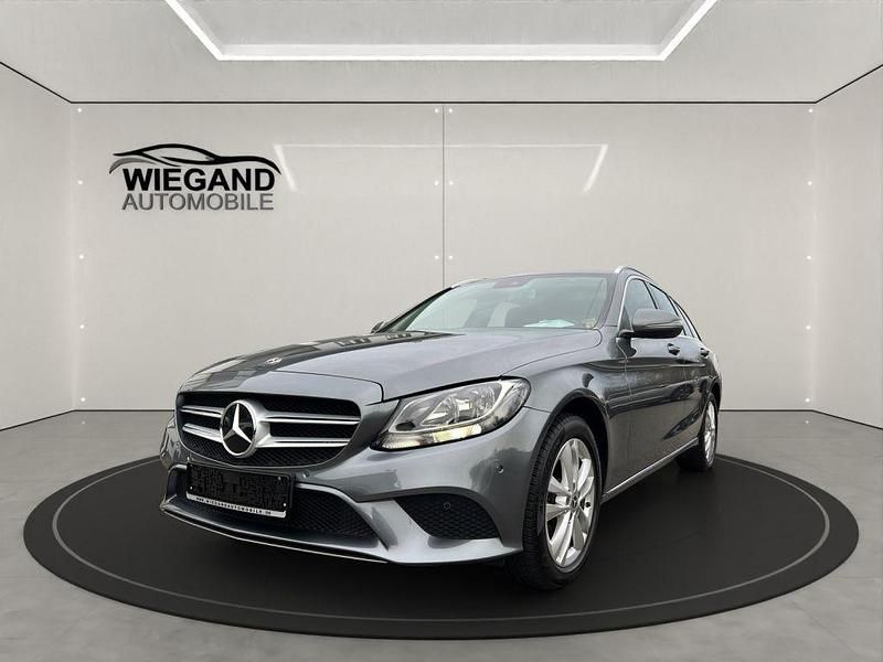 Grau Gebraucht 2020 Mercedes C220 Avantgarde Limousine | 25.890 € (Superpreis) - Bild 1/4