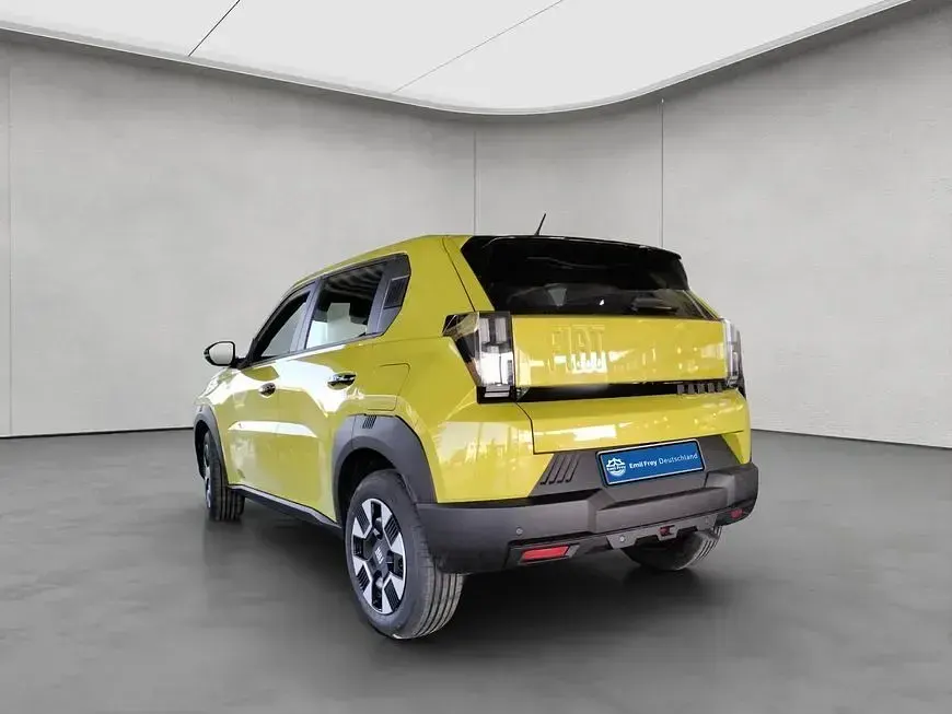Neu Fiat Grande Panda La Prima 101 PS (74 kW) 2026 Gelb Kleinwagen