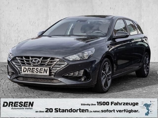 Grau Gebraucht 2023 Hyundai i30 Trend Limousine | 18.880 € (Fairer Preis) - Bild 1/4