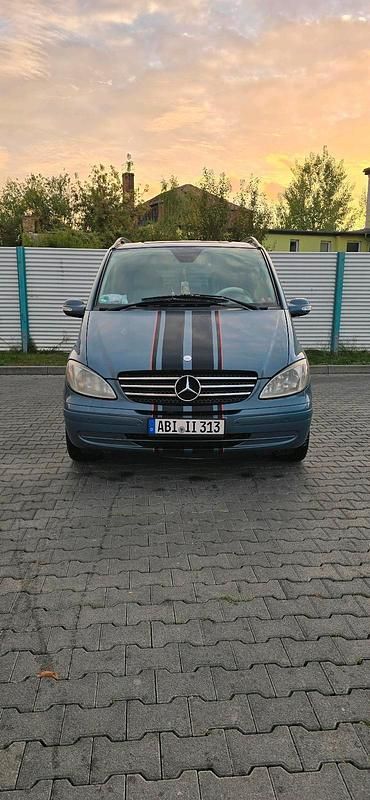 Blau Gebraucht 2004 Mercedes Viano Van / Kleinbus | 7.500 € (Fairer Preis) - Bild 1/4