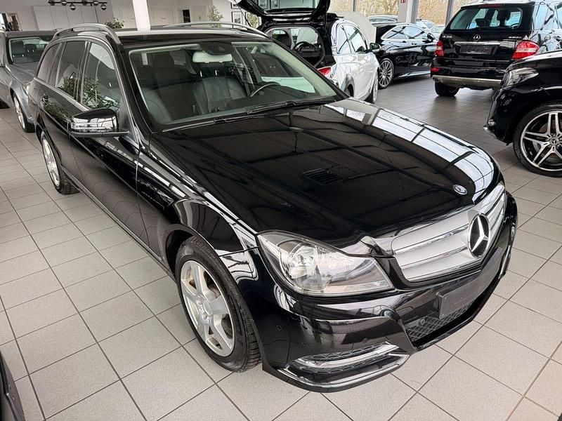 Gebraucht Mercedes C220 170 PS (125 kW) 2014 Schwarz Kombi