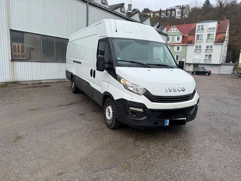 Gebraucht Iveco Daily 136 PS (100 kW) 2018 Weiß Van / Kleinbus