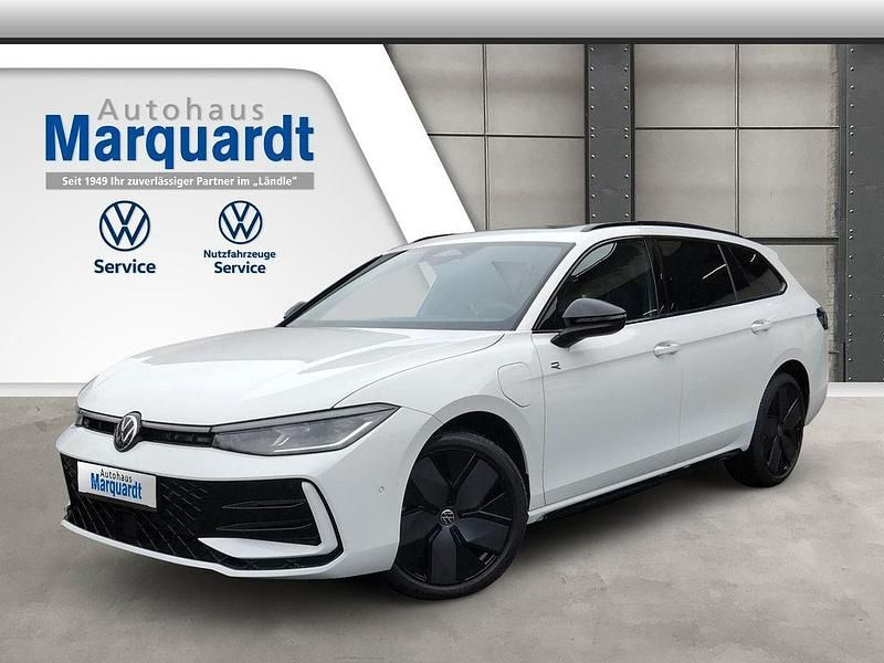 Weiß Gebraucht 2024 VW Passat R-line Kombi | 44.990 € (Superpreis) - Bild 1/4